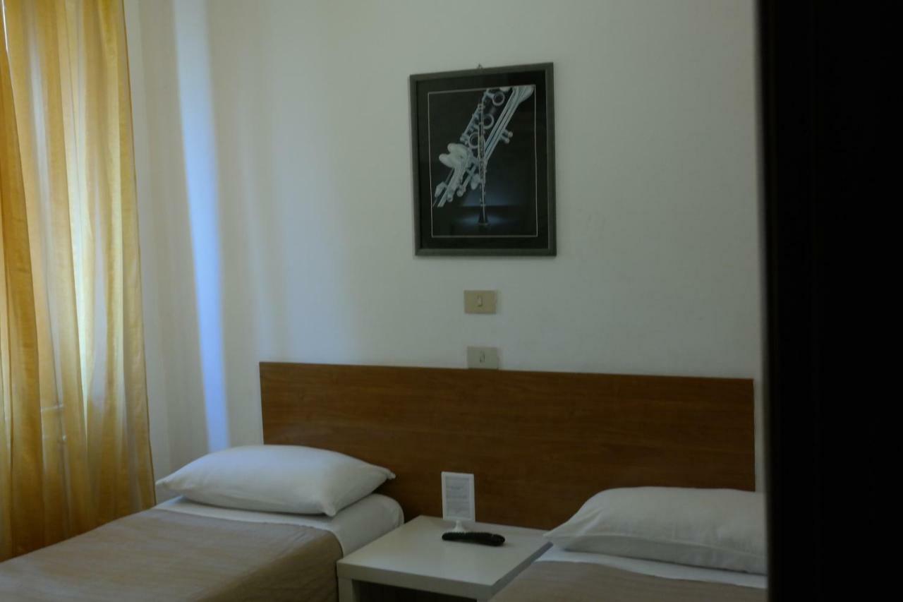 Hotel Houston Livorno - Struttura Esclusivamente Turistica - Not For Business Or Workers Dış mekan fotoğraf