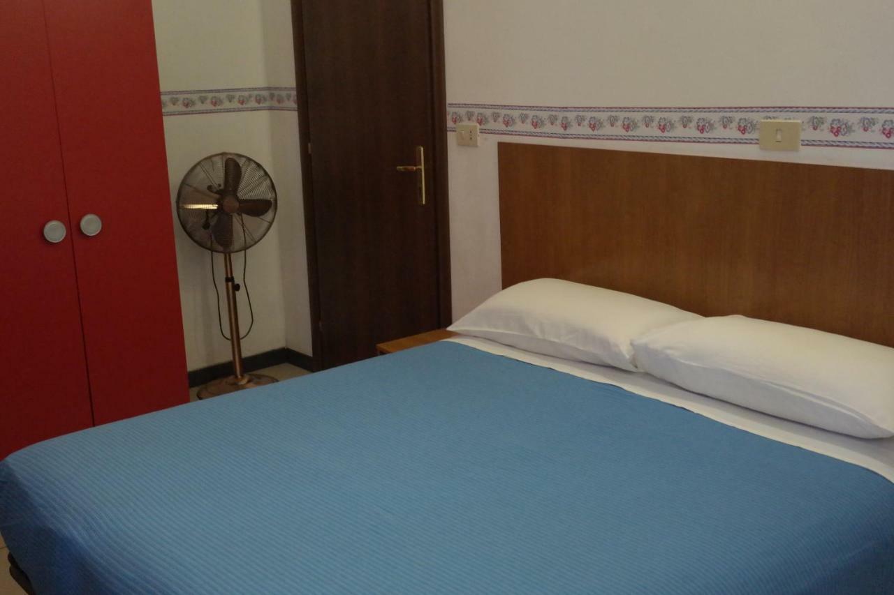 Hotel Houston Livorno - Struttura Esclusivamente Turistica - Not For Business Or Workers Dış mekan fotoğraf