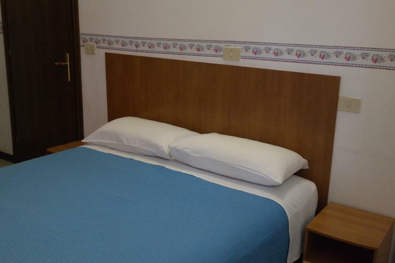 Hotel Houston Livorno - Struttura Esclusivamente Turistica - Not For Business Or Workers Dış mekan fotoğraf